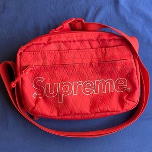 Supreme Shoulder Bag (FW18)